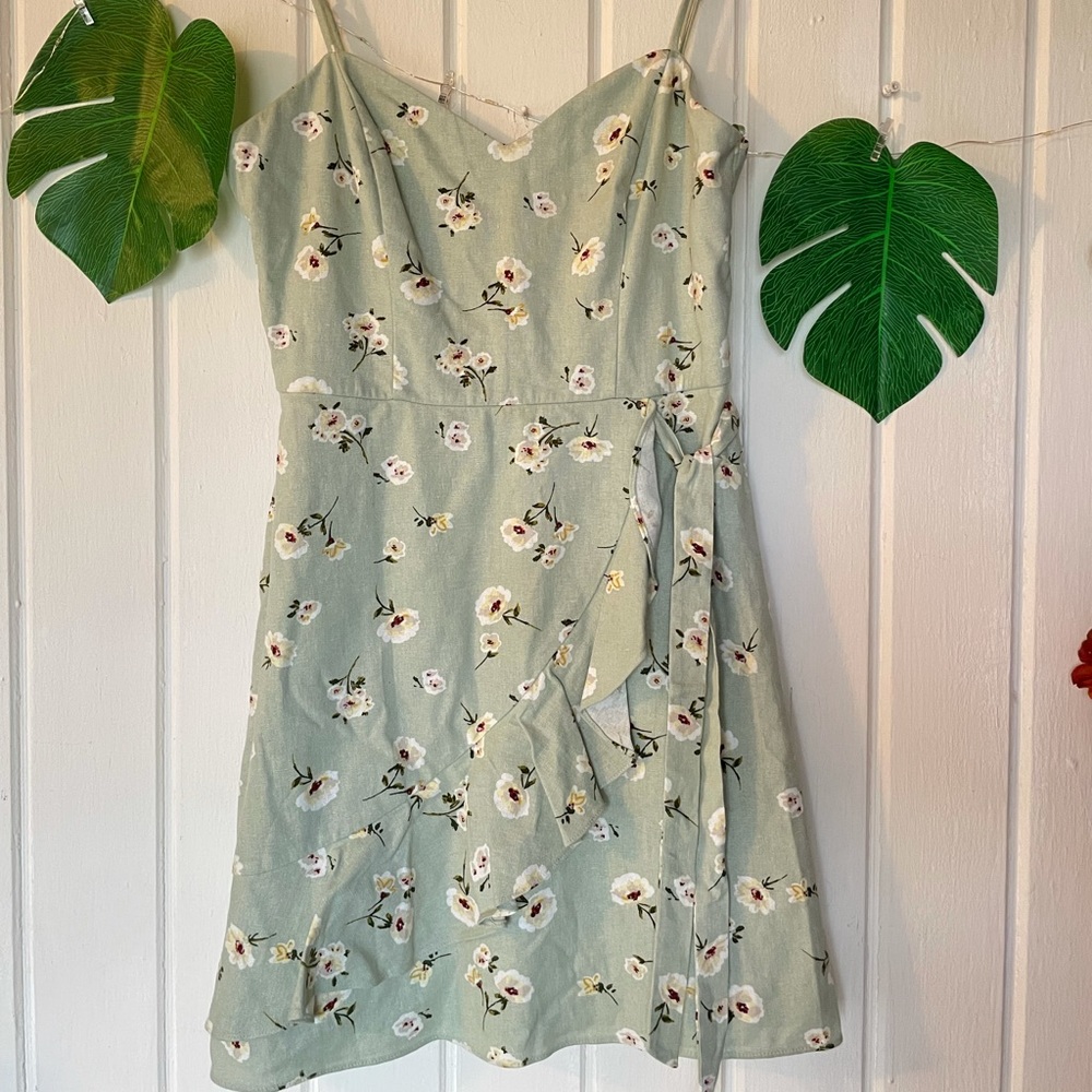 ✨Green Floral Faux Wrap Dress✨